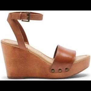 Sole Society nude wooden wedges size 7